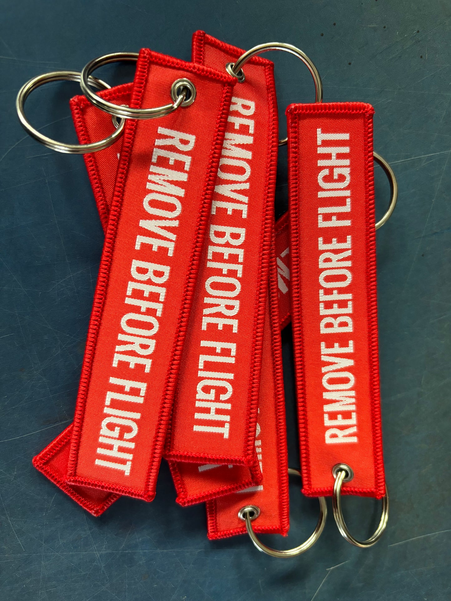 Schlüsselanhänger Remove before flight